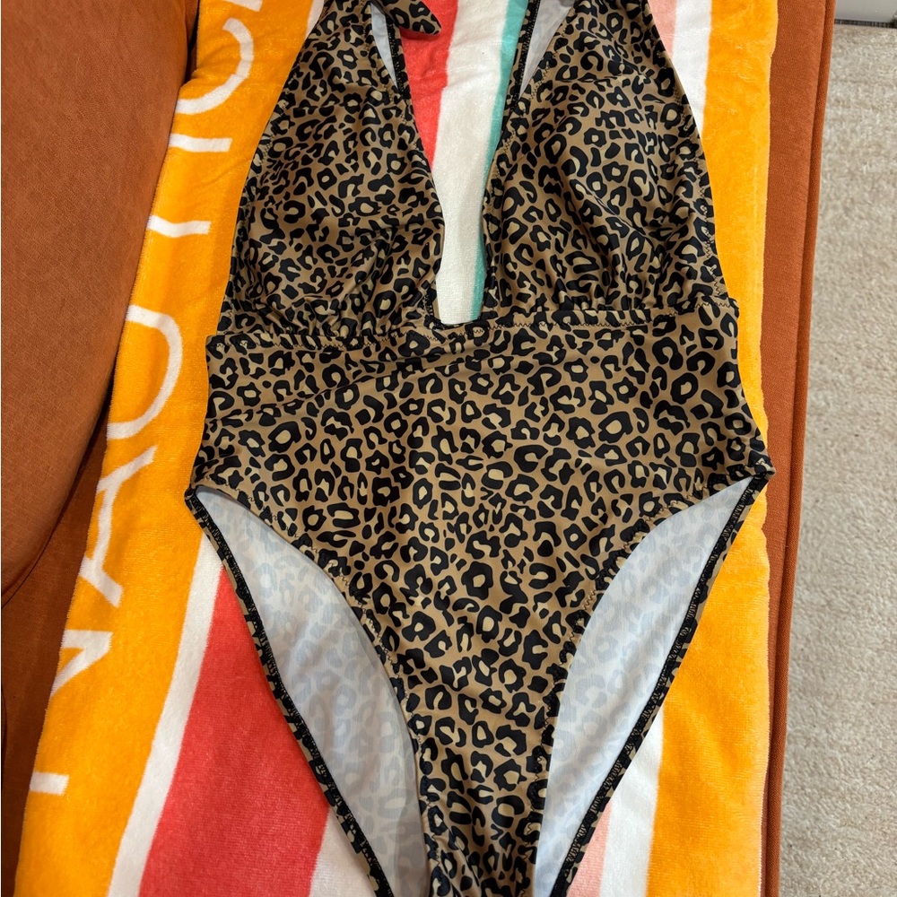 Leopard Print Plunge One-Piece Swimsuit - Picture 7 of 16